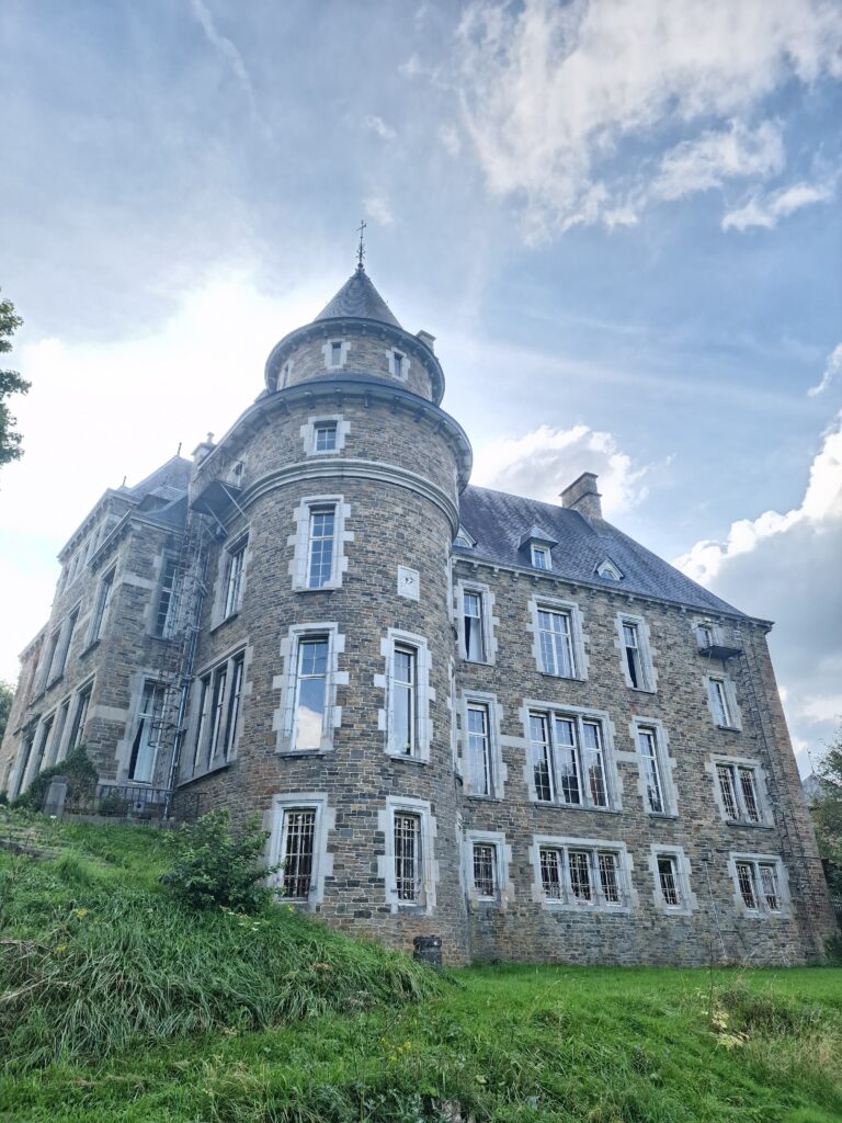 facade, kasteel van blier, gîte, hotel, vakantiehuisje, huisje, vakantiehuis, toerisme, reserveren, weekend, vakantie, ardennen, grote groepen, fiets, wandelen, 62, 61, 60, 59, 58, 57, 56, 55, 54, 53, 52, 51, 50, 49, 48, 47, 46, 45, 44, 43, 42, 41, 40, 39, 38, 37, 36, 35, gasten, gast